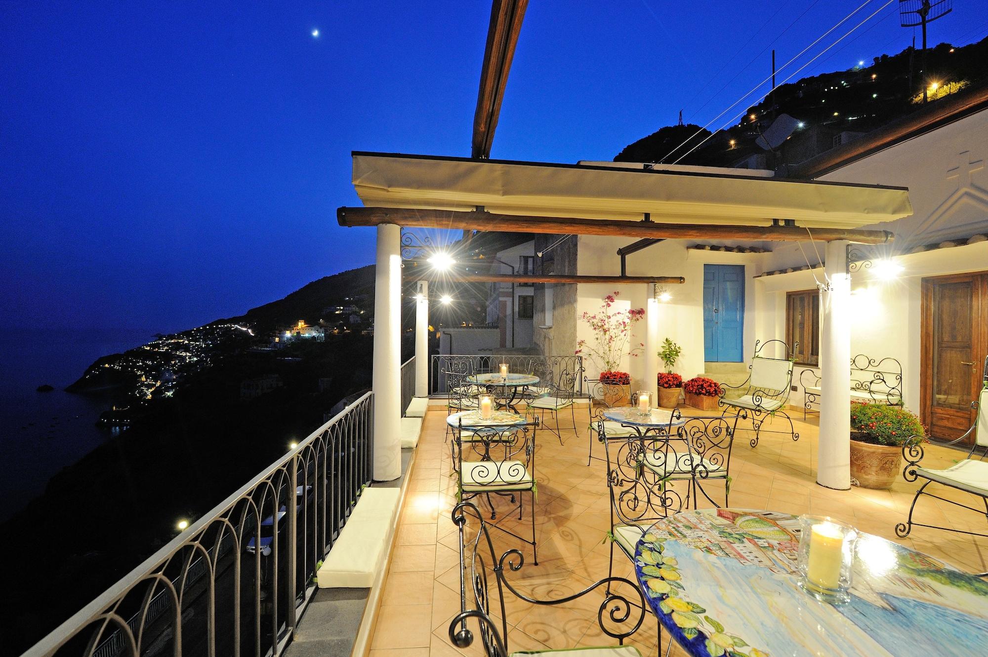 La Casa Del Melograno Villa Furore Bagian luar foto